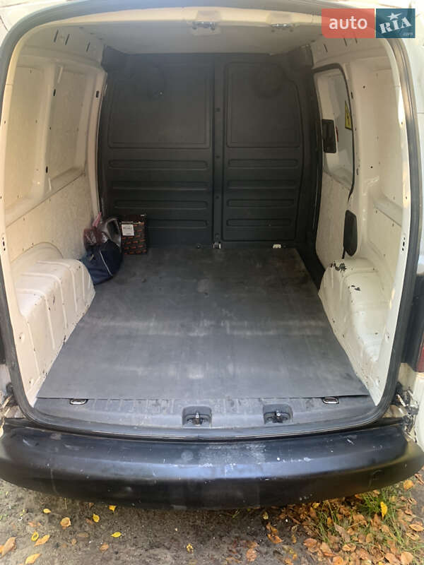 Грузовой фургон Volkswagen Caddy 2010 в Киеве фото 26 Грузовой фургон Volkswagen Caddy 2010 в Киеве
