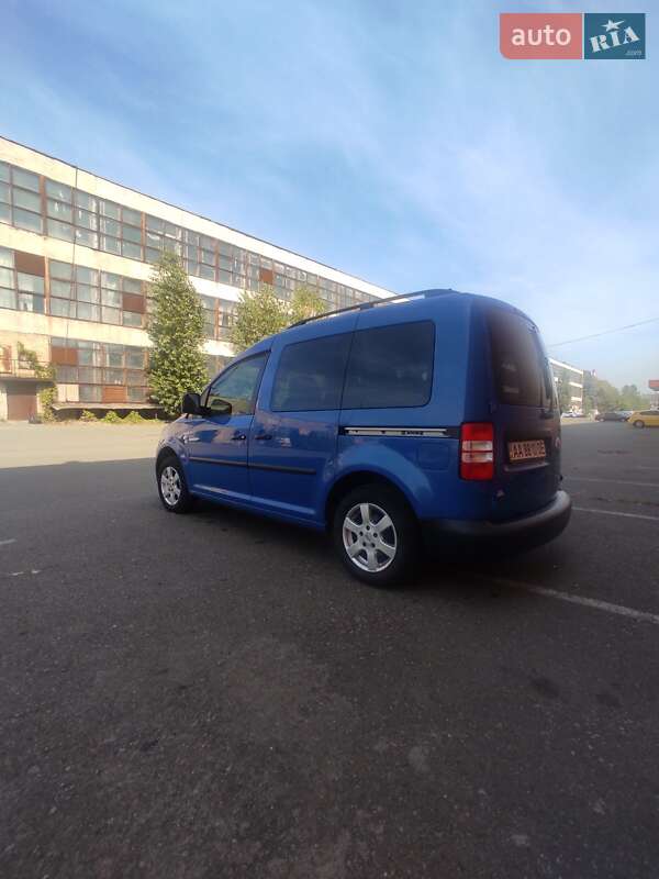 Минивэн Volkswagen Caddy 2011 в Киеве