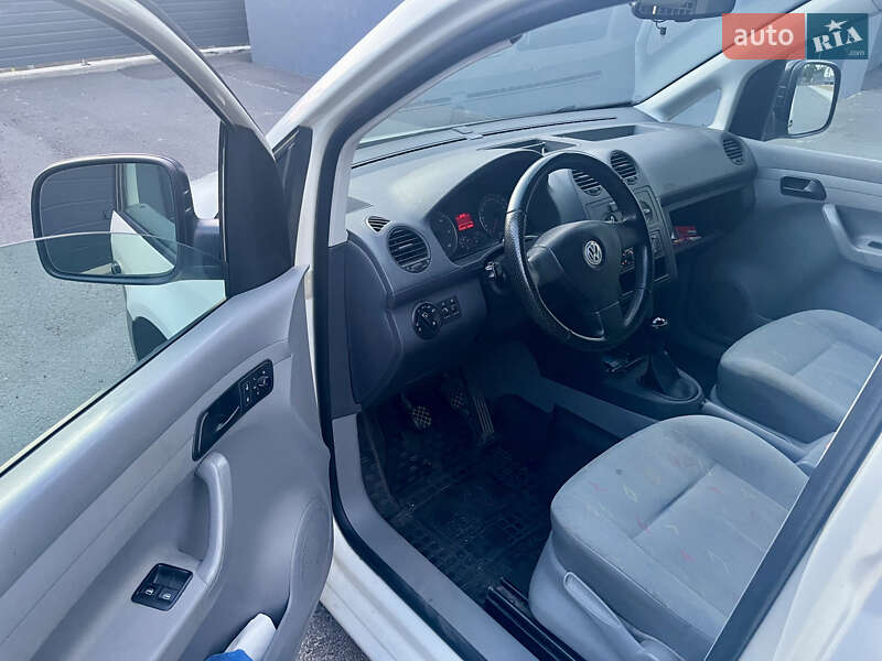 Грузовой фургон Volkswagen Caddy 2009 в Чернигове