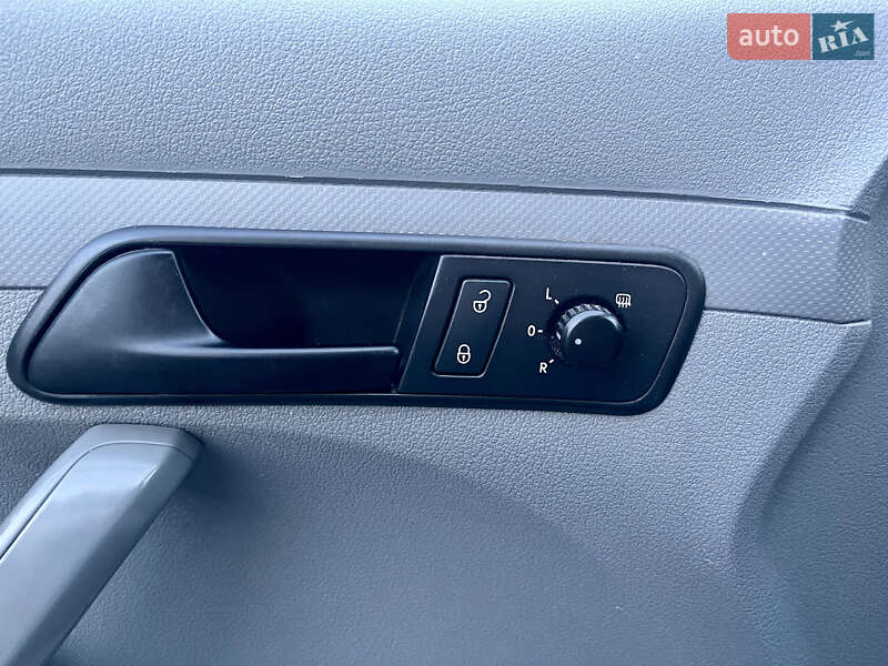 Грузовой фургон Volkswagen Caddy 2009 в Чернигове