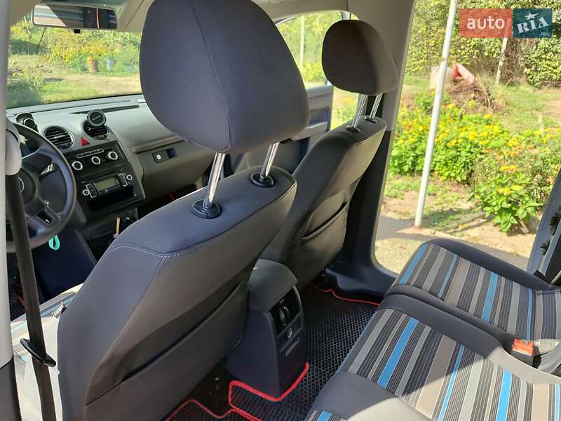Минивэн Volkswagen Caddy 2011 в Великодолинском