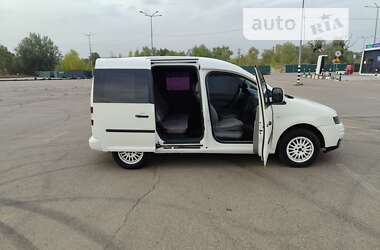 Мінівен Volkswagen Caddy 2006 в Києві