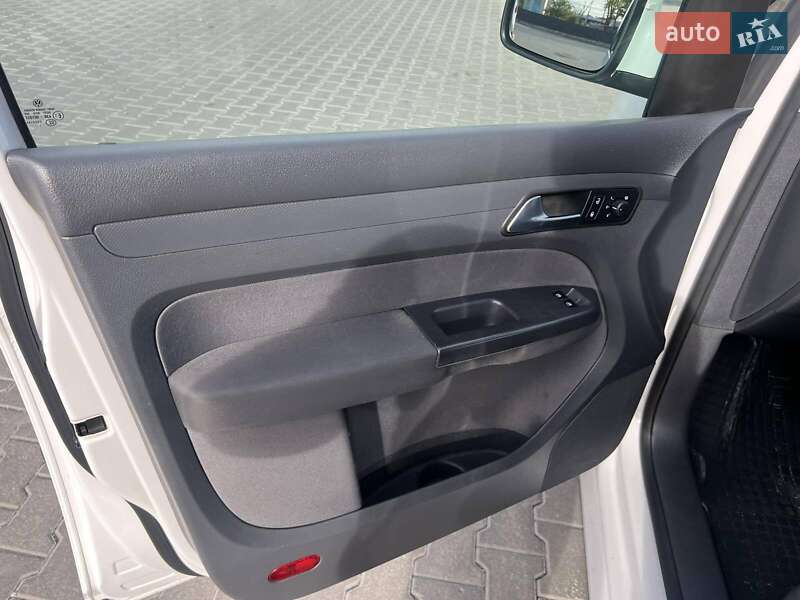 Минивэн Volkswagen Caddy 2011 в Сиховом