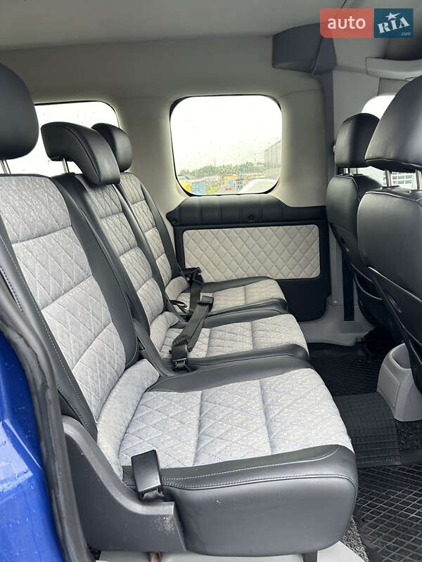 Минивэн Volkswagen Caddy 2009 в Львове
