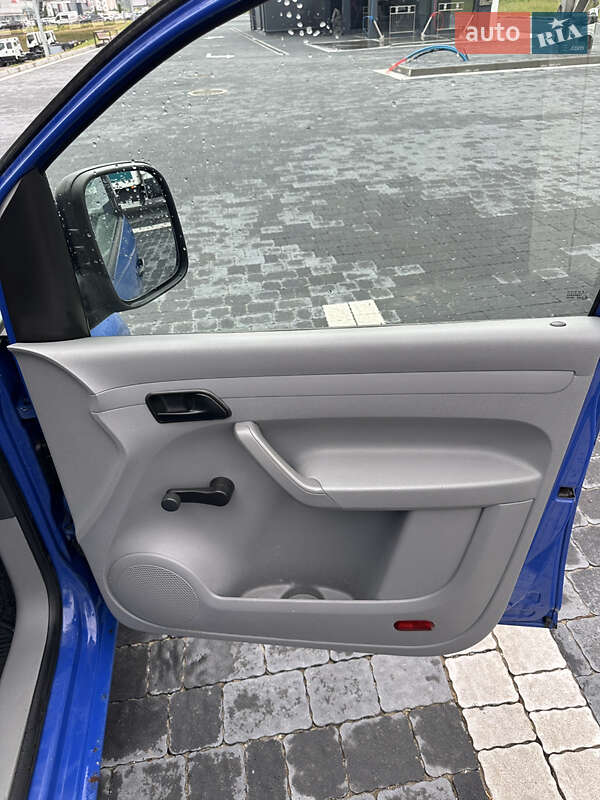 Минивэн Volkswagen Caddy 2009 в Львове