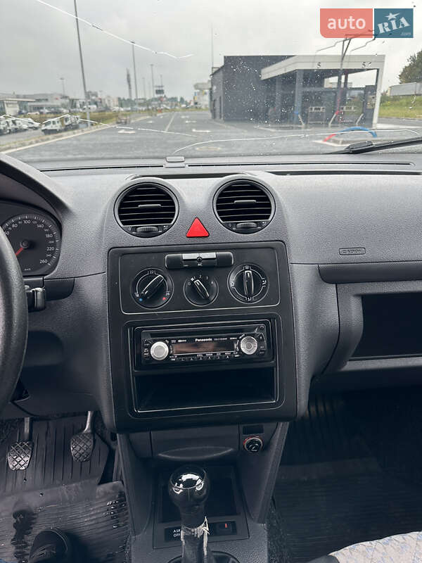 Минивэн Volkswagen Caddy 2009 в Львове