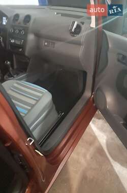 Минивэн Volkswagen Caddy 2011 в Ракитном