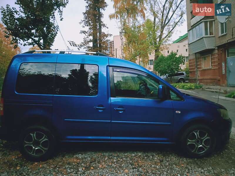Volkswagen Caddy 2011