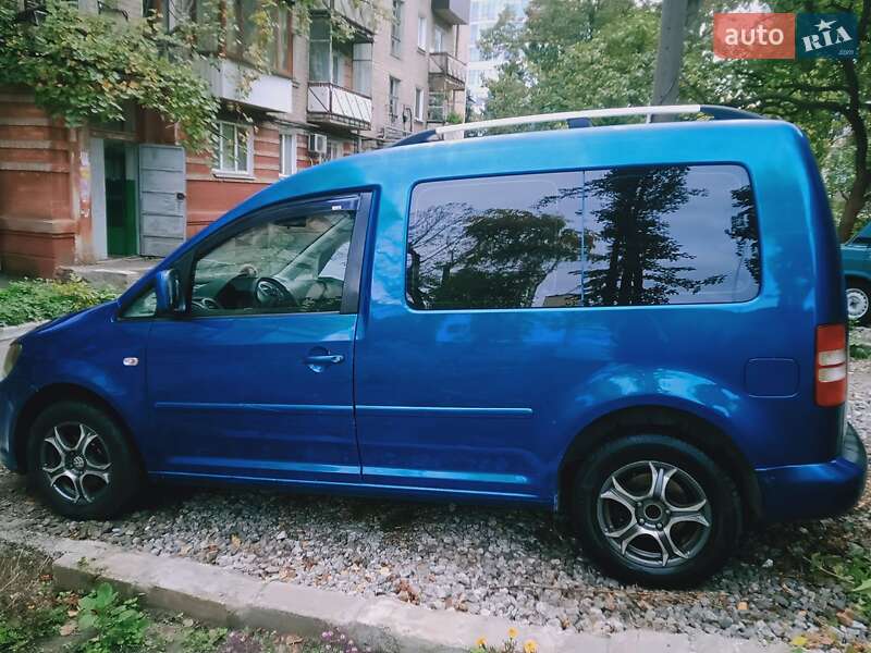 Минивэн Volkswagen Caddy 2011 в Днепре