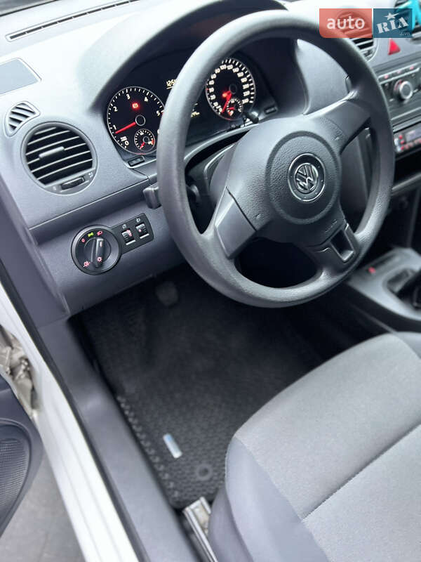 Грузовой фургон Volkswagen Caddy 2014 в Ровно
