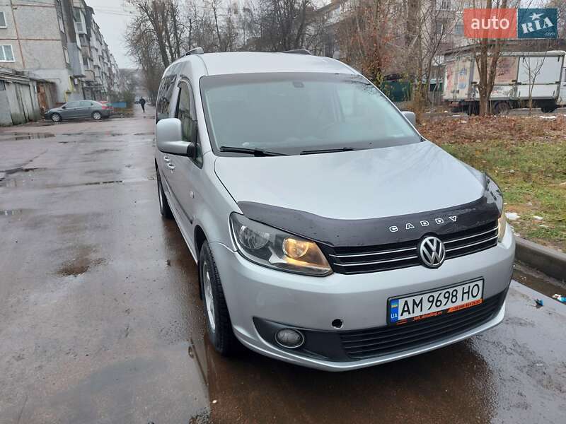 Минивэн Volkswagen Caddy 2013 в 
