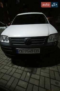 Вантажний фургон Volkswagen Caddy 2004 в Чернівцях