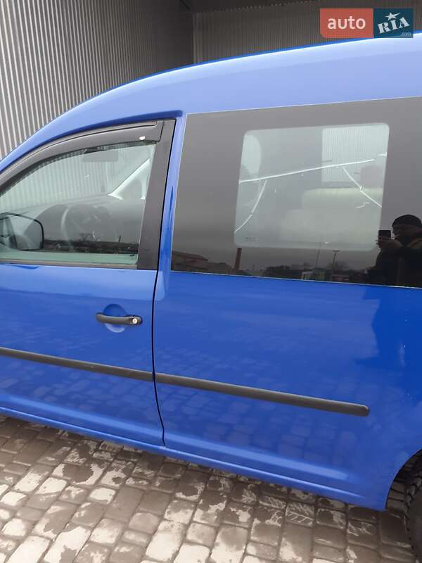 Минивэн Volkswagen Caddy 2006 в Борщеве