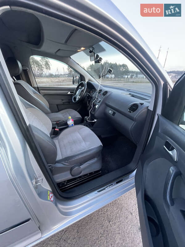 Минивэн Volkswagen Caddy 2012 в Сарнах
