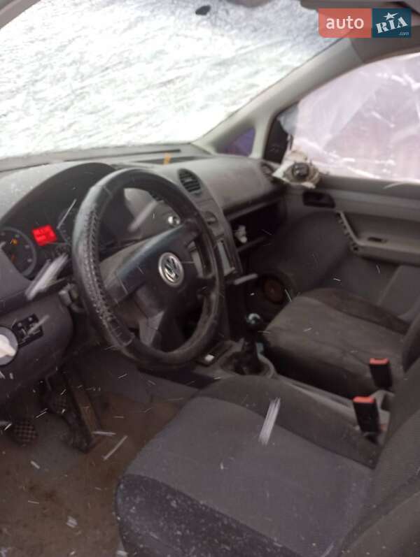 Минивэн Volkswagen Caddy 2004 в Середине-Буде