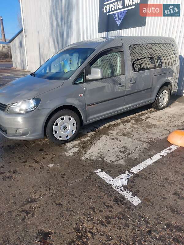 Минивэн Volkswagen Caddy 2011 в Киеве