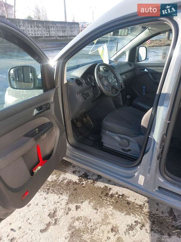 Минивэн Volkswagen Caddy 2011 в Киеве