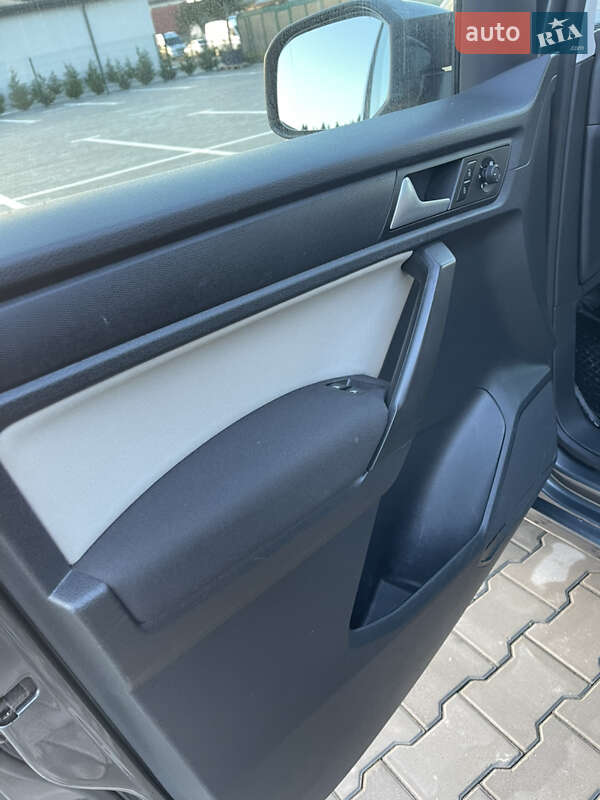 Минивэн Volkswagen Caddy 2015 в Виноградове
