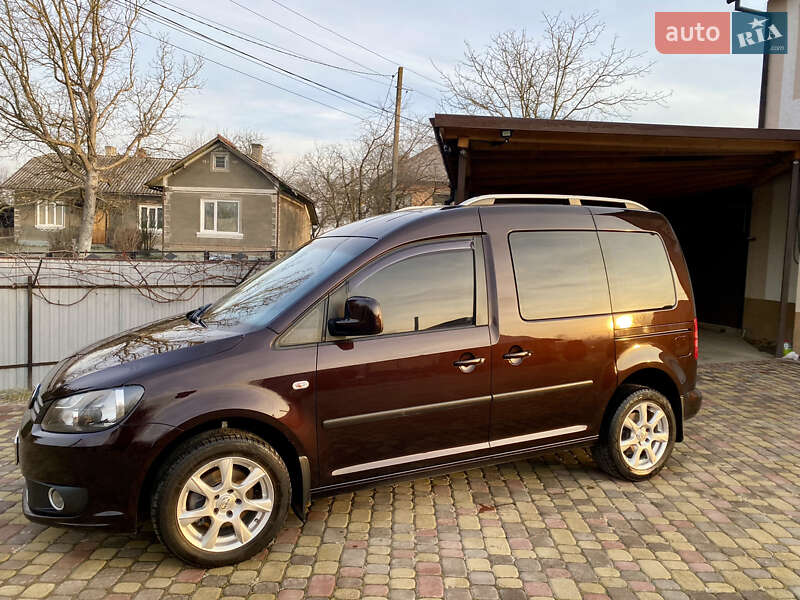 Мінівен Volkswagen Caddy 2013 в Чернівцях