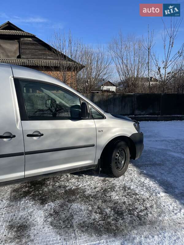 Вантажний фургон Volkswagen Caddy 2013 в Снятині