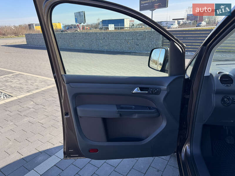 Мінівен Volkswagen Caddy 2012 в Мукачевому