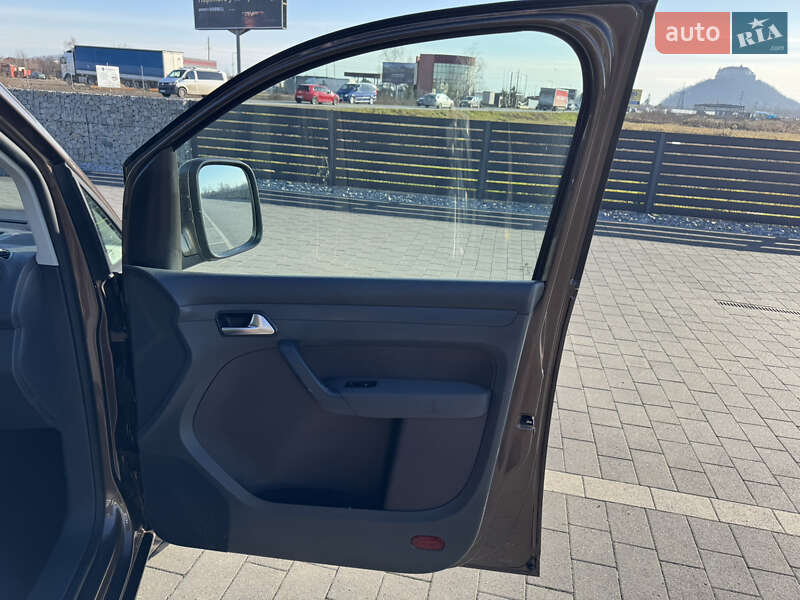 Мінівен Volkswagen Caddy 2012 в Мукачевому
