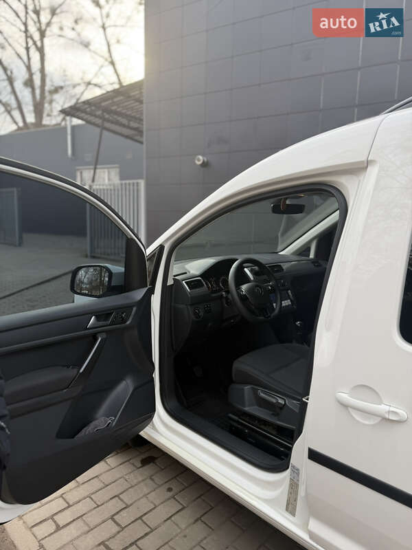 Мінівен Volkswagen Caddy 2016 в Слов'янську