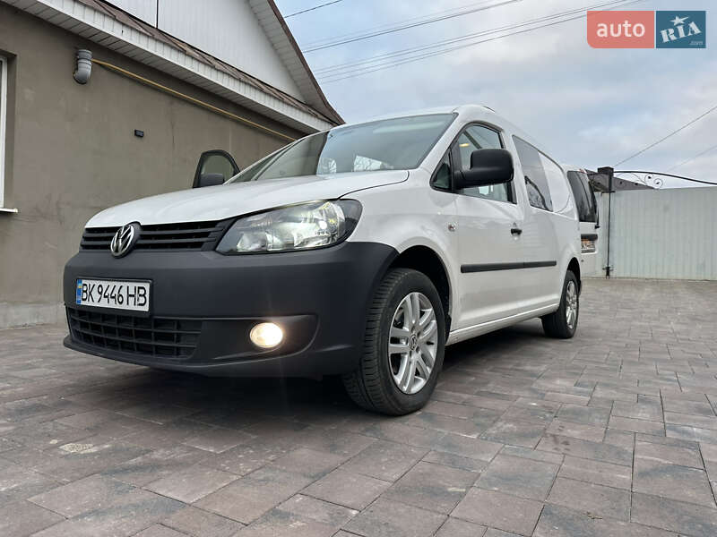 Грузопассажирский фургон Volkswagen Caddy 2013 в Костополе