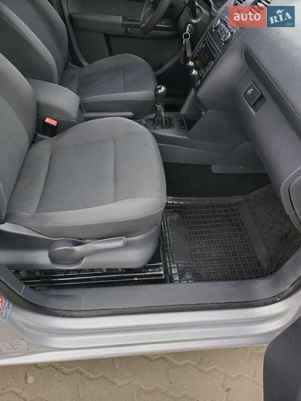 Минивэн Volkswagen Caddy 2014 в Киеве фото 15 Минивэн Volkswagen Caddy 2014 в Киеве