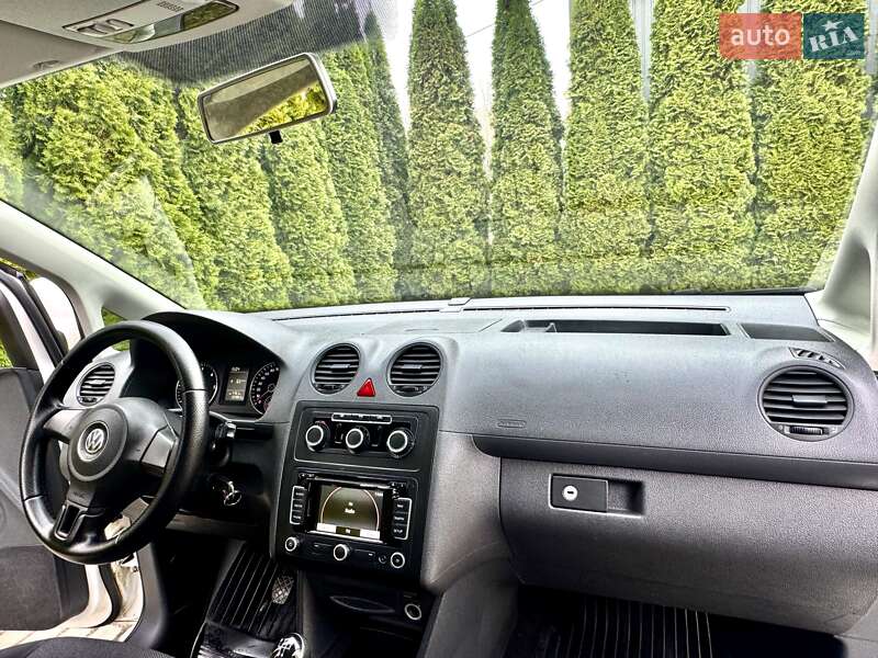 Минивэн Volkswagen Caddy 2015 в Трускавце