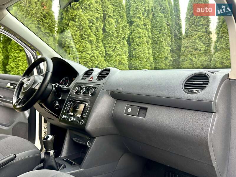 Минивэн Volkswagen Caddy 2015 в Трускавце