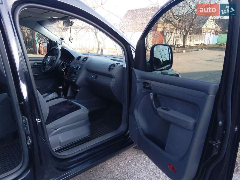 Минивэн Volkswagen Caddy 2011 в Никополе