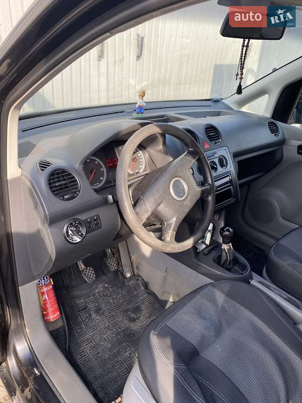 Минивэн Volkswagen Caddy 2006 в Киеве