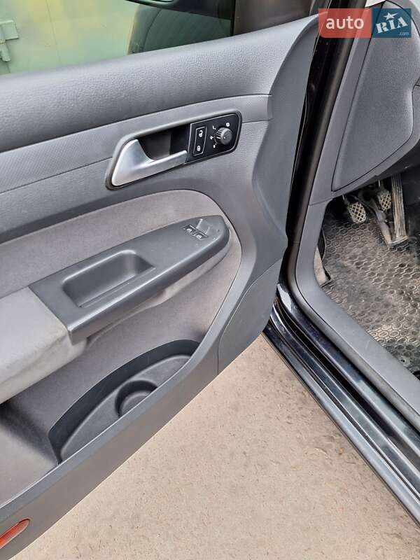 Минивэн Volkswagen Caddy 2013 в Чернигове