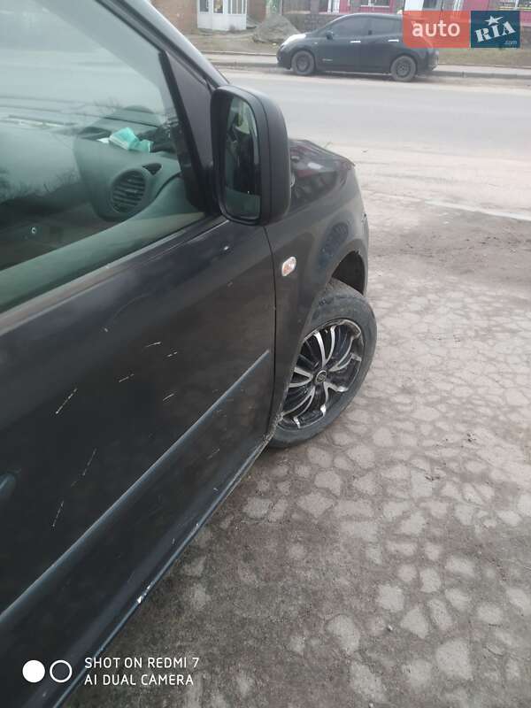 Мінівен Volkswagen Caddy 2011 в Бердичеві