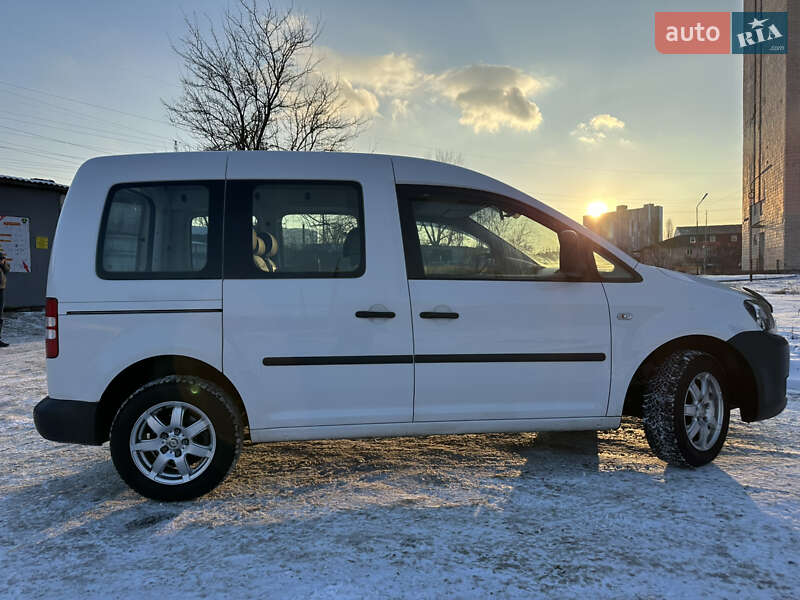 Минивэн Volkswagen Caddy 2011 в Киеве