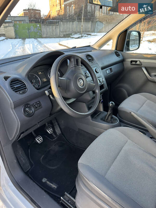 Минивэн Volkswagen Caddy 2011 в Киеве