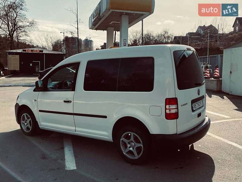 Мінівен Volkswagen Caddy 2012 в Києві