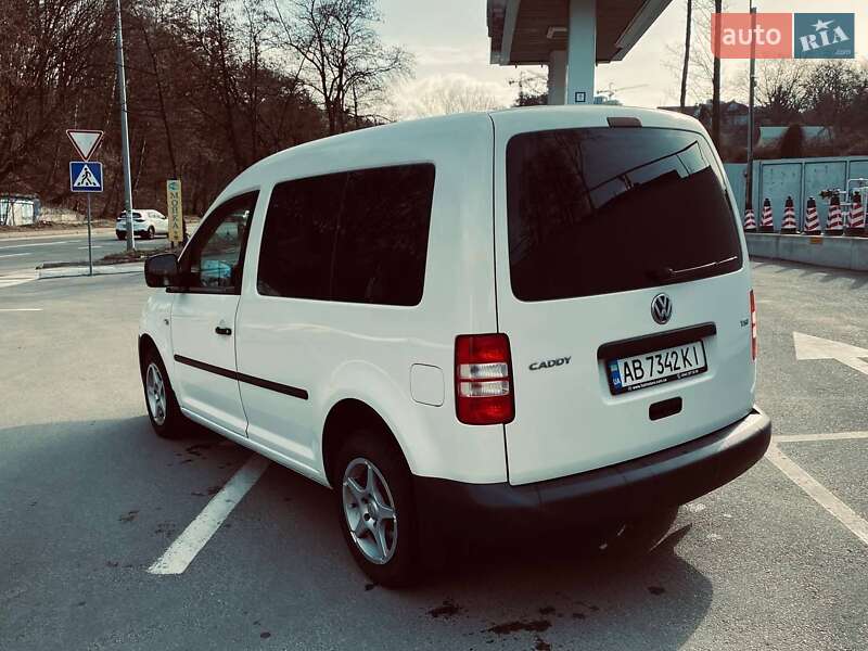Мінівен Volkswagen Caddy 2012 в Києві