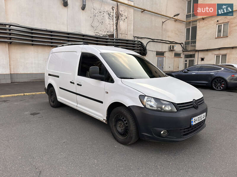 Грузовой фургон Volkswagen Caddy 2013 в Кривом Роге