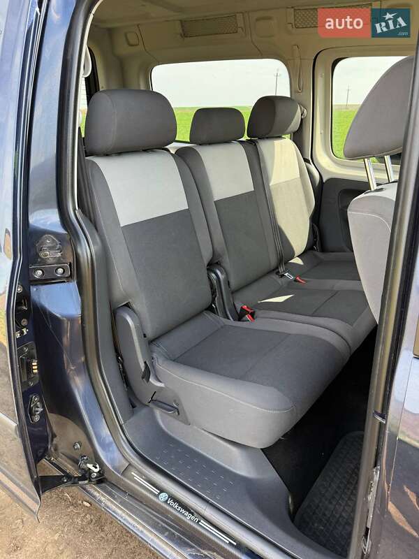 Мінівен Volkswagen Caddy 2011 в Томашполі