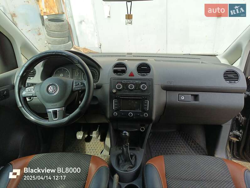 Минивэн Volkswagen Caddy 2010 в Черновцах