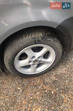 Грузовой фургон Volkswagen Caddy 2012 в 