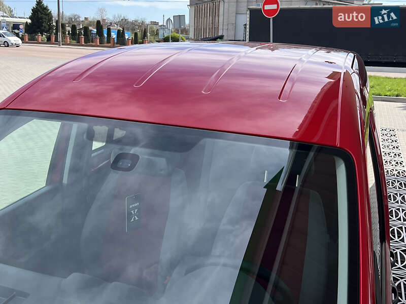 Минивэн Volkswagen Caddy 2010 в Житомире
