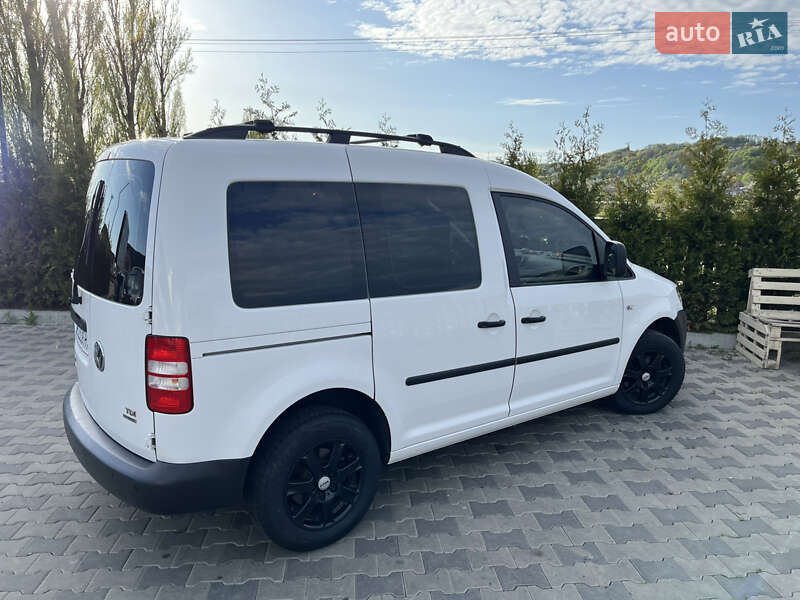 Мінівен Volkswagen Caddy 2014 в Ужгороді
