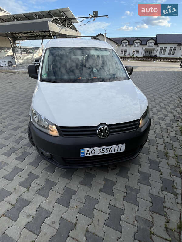 Мінівен Volkswagen Caddy 2014 в Ужгороді