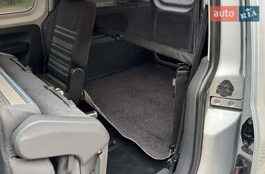 Минивэн Volkswagen Caddy 2011 в 
