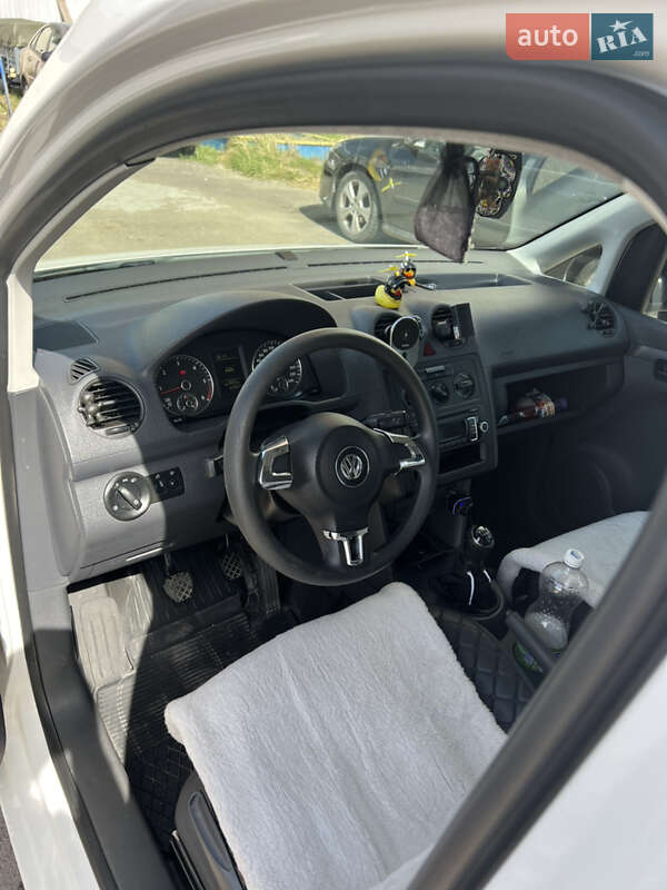 Минивэн Volkswagen Caddy 2012 в Львове