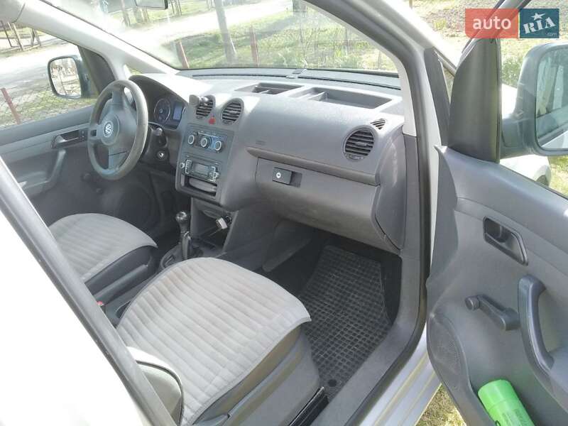 Мінівен Volkswagen Caddy 2011 в Бучі