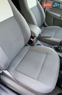 Мінівен Volkswagen Caddy 2013 в 